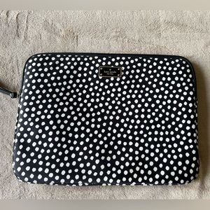 Kate Spade Blake Avenue Musical Dots 13” Laptop Sleeve-Black/White
